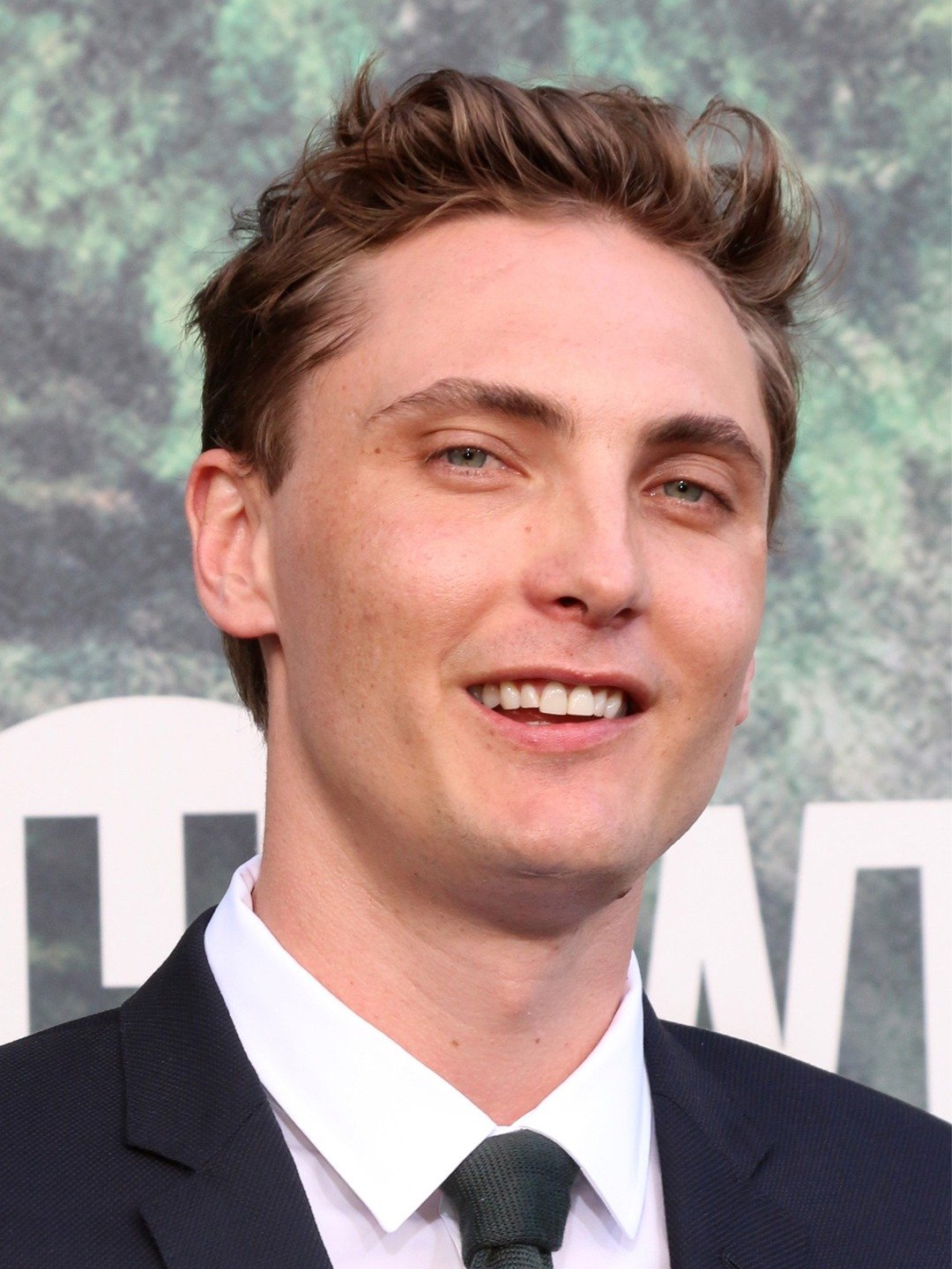 How tall is Eamon Farren?